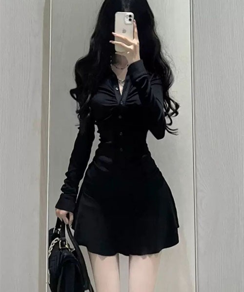 gossip!ロサンゼルス(ゴシップロサンゼルス)の「前ボタンデザイン プレーンミニワンピース(ワンピース・レディース・ブラック・M/S)」の4枚目の写真