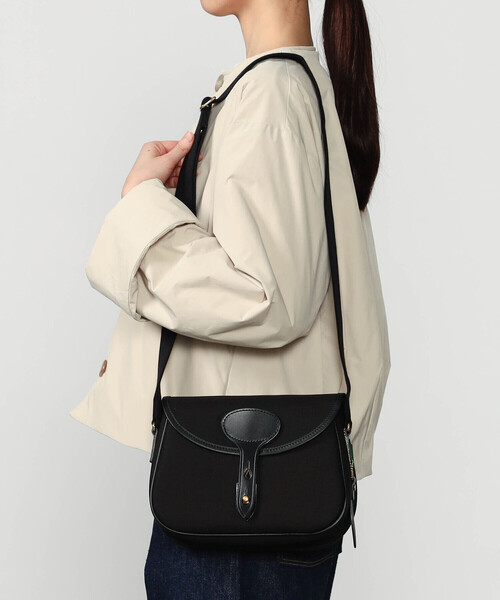 BRADY（ブレディー）の「Brady | COLNE UNISEX（ショルダーバッグ・レディース・ブラック/ホワイト系その他/カーキ・ONE）」の2枚目の写真