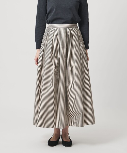 UNITED ARROWS（ユナイテッドアローズ）の「タフタ ボリューム ギャザースカート（スカート・レディース・オフホワイト/ブラック/その他2/その他1・36/38）」の18枚目の写真