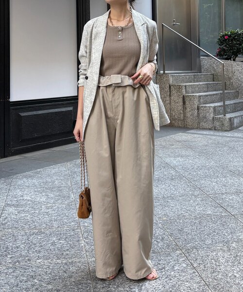 DouDou（ドゥドゥ）の「ヘンリーネック前後2WAYニットタンク（ニット/セーター・レディース・ベージュ/オフホワイト/ブラック/レッド・FREE）」の14枚目の写真