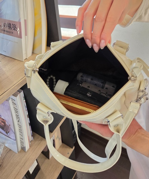 Loco Ocean(ロコオーシャン)の「【スタッズ】2way 合成皮革 ミニバッグ / ハンドバッグ ショルダーバッグ(ショルダーバッグ・レディース・ワインレッド/オフホワイト・ONE SIZE)」の15枚目の写真