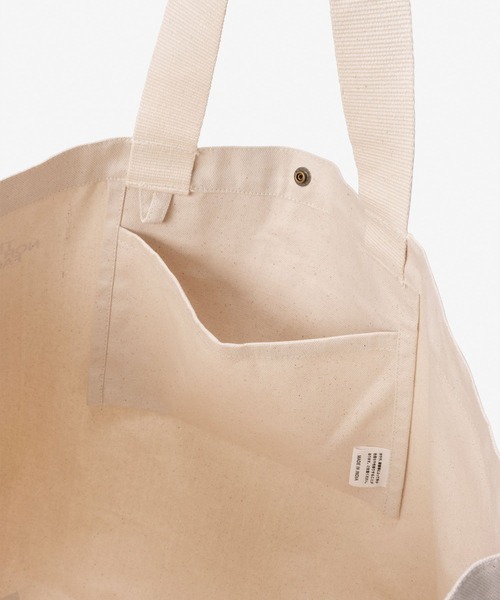 THE NORTH FACE(ザノースフェイス)の「【THE NORTH FACE/ザ ノースフェイス】ランプトートL(トートバッグ・メンズ・イエローゴールド/グリーン/レッド/ブルー/ブラック・FREE)」の11枚目の写真