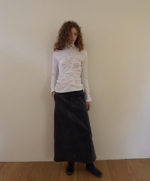 oursaalty（アウアソルティ）の「WRINKLY HIGH-NECK T SHIRTS（Tシャツ/カットソー・レディース・ネイビー/ホワイト・FREE）」の4枚目の写真