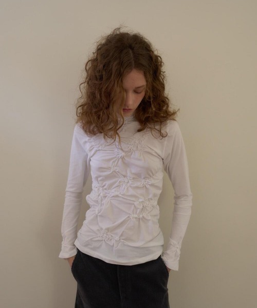 oursaalty（アウアソルティ）の「WRINKLY HIGH-NECK T SHIRTS（Tシャツ/カットソー・レディース・ネイビー/ホワイト・FREE）」の10枚目の写真