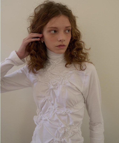 oursaalty（アウアソルティ）の「WRINKLY HIGH-NECK T SHIRTS（Tシャツ/カットソー・レディース・ネイビー/ホワイト・FREE）」の7枚目の写真