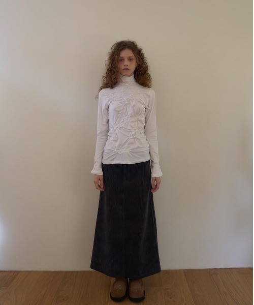 oursaalty（アウアソルティ）の「WRINKLY HIGH-NECK T SHIRTS（Tシャツ/カットソー・レディース・ネイビー/ホワイト・FREE）」の3枚目の写真