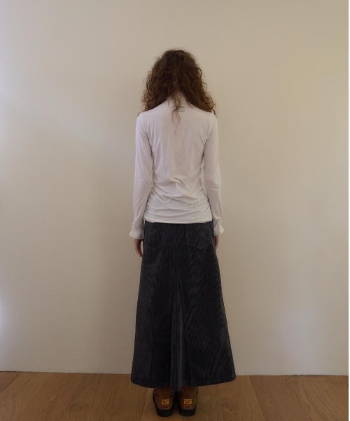 oursaalty（アウアソルティ）の「WRINKLY HIGH-NECK T SHIRTS（Tシャツ/カットソー・レディース・ネイビー/ホワイト・FREE）」の6枚目の写真