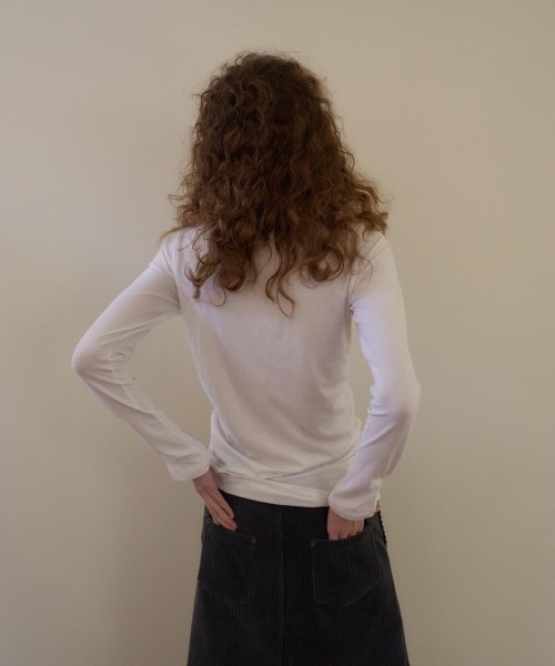oursaalty（アウアソルティ）の「WRINKLY HIGH-NECK T SHIRTS（Tシャツ/カットソー・レディース・ネイビー/ホワイト・FREE）」の11枚目の写真