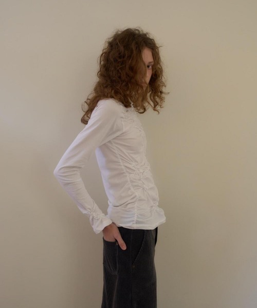 oursaalty（アウアソルティ）の「WRINKLY HIGH-NECK T SHIRTS（Tシャツ/カットソー・レディース・ネイビー/ホワイト・FREE）」の12枚目の写真