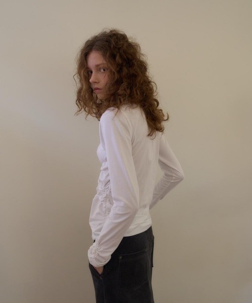 oursaalty（アウアソルティ）の「WRINKLY HIGH-NECK T SHIRTS（Tシャツ/カットソー・レディース・ネイビー/ホワイト・FREE）」の13枚目の写真
