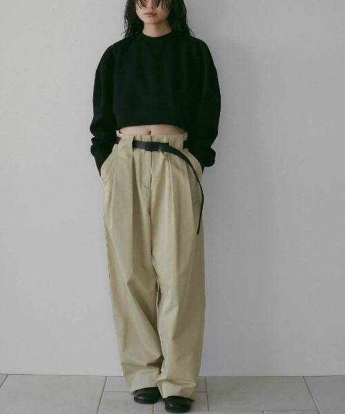 anuke（アンヌーク）の「[anuke/アンヌーク] ツイル ルーズ タックパンツ【追加】（その他パンツ・レディース・ベージュ/アイボリー・38/36）」の2枚目の写真