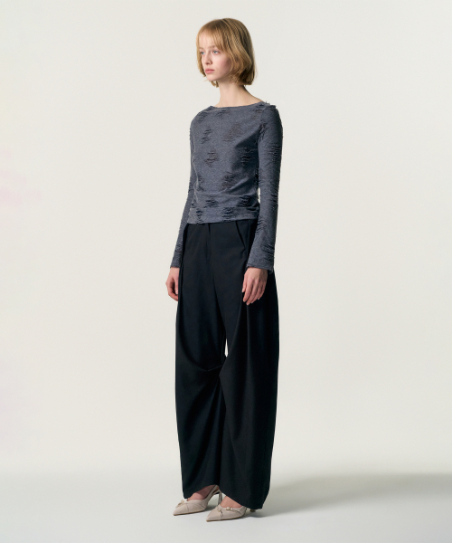 KIMZISU(キムジス)の「Distressed Cowl Neck T-shirt_BLUE(Tシャツ/カットソー・レディース・ブルー・LARGE/MEDIUM/SMALL)」の6枚目の写真