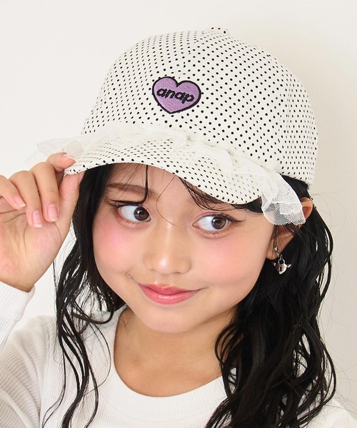 ANAP kids(アナップキッズ)の「ハートロゴ フリルリボン キャップ(キャップ・キッズ・ラベンダー/ブラック/ホワイト×ブラック・F)」の4枚目の写真