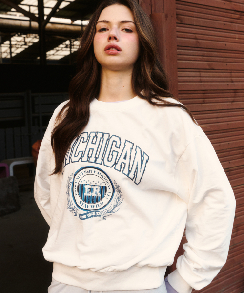 ERER(エルエル)の「Michigan Vintage Sweatshirt Ivory(スウェット・レディース・アイボリー・2/1)」の2枚目の写真
