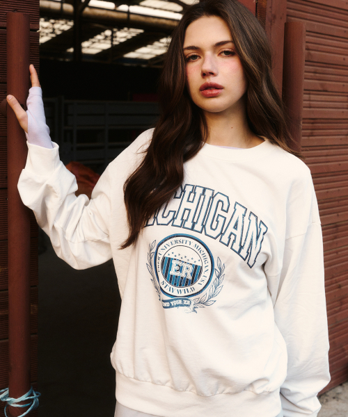 ERER(エルエル)の「Michigan Vintage Sweatshirt Ivory(スウェット・レディース・アイボリー・2/1)」の3枚目の写真