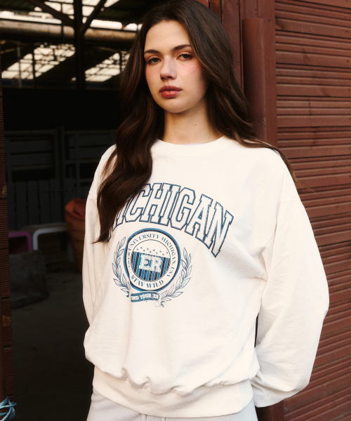 ERER(エルエル)の「Michigan Vintage Sweatshirt Ivory(スウェット・レディース・アイボリー・2/1)」の4枚目の写真