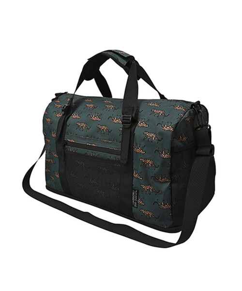 KiU(キウ)の「KiU/キウ 【キャリーケース対応】600D GYM BAG/600D ジムバッグ 【K454】(ドラムバッグ・メンズ・ブラック/レオパード/カモフラージュ・ONE SIZE)」の4枚目の写真