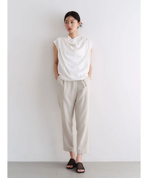 TONAL(トーナル)の「フェイクリネンアシメテーパードパンツ(その他パンツ・レディース・グレー/ベージュ/ネイビー・MEDIUM/SMALL)」の5枚目の写真