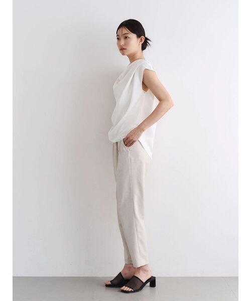 TONAL(トーナル)の「フェイクリネンアシメテーパードパンツ(その他パンツ・レディース・グレー/ベージュ/ネイビー・MEDIUM/SMALL)」の8枚目の写真