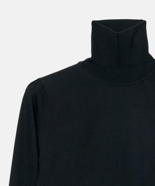 LE CIEL BLEU（ルシェルブルー）の「ハイゲージタートルネックニット / High-Gauge Turtleneck Knit（ニット/セーター・レディース・ネイビー/ブラック/ホワイト/ブラウン/グレー・36）」の8枚目の写真