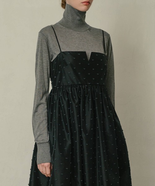 LE CIEL BLEU（ルシェルブルー）の「ハイゲージタートルネックニット / High-Gauge Turtleneck Knit（ニット/セーター・レディース・ネイビー/ブラック/ホワイト/ブラウン/グレー・36）」の12枚目の写真