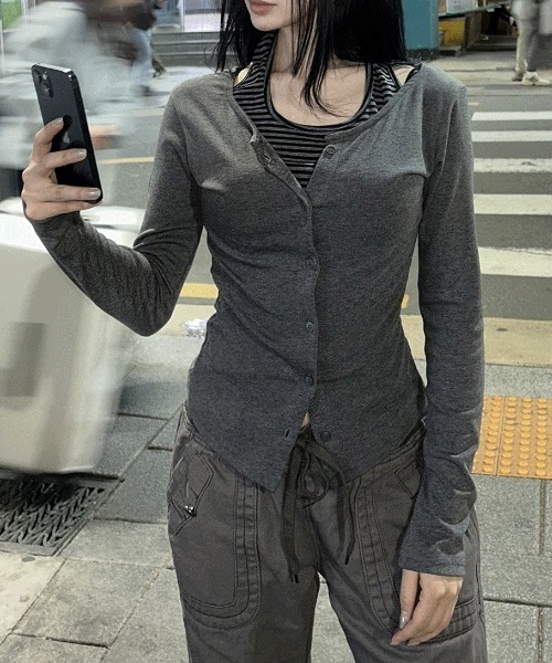 Hatsukoshi(ハツコシ)の「ミックスマッチレイヤードカーディガンセット(カーディガン/ボレロ・レディース・チャコール・FREE)」の7枚目の写真