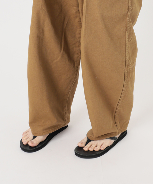 FRAMeWORK（フレームワーク）の「コットンドリルタックパンツ（その他パンツ・レディース・アイボリー/キャメル・36/38）」の8枚目の写真