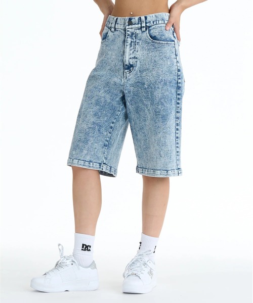 DC SHOES(ディーシーシューズ)の「DC SHOES ウィメンズ 26 WS WIDE SHORT ショートパンツ 【2026年春夏モデル】/ワイドデニムパンツ(デニムパンツ・レディース・ブルー/ホワイト系その他/ブルー系その他・SMALL/MEDIUM)」の3枚目の写真