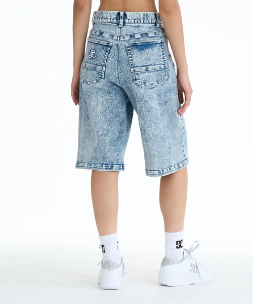 DC SHOES(ディーシーシューズ)の「DC SHOES ウィメンズ 26 WS WIDE SHORT ショートパンツ 【2026年春夏モデル】/ワイドデニムパンツ(デニムパンツ・レディース・ブルー/ホワイト系その他/ブルー系その他・SMALL/MEDIUM)」の7枚目の写真