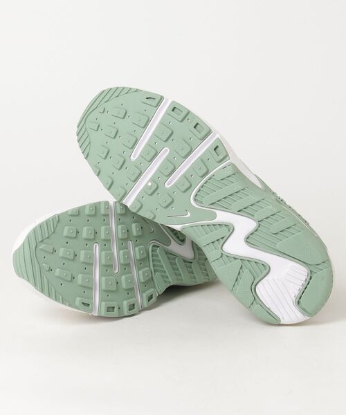 NIKE(ナイキ)の「ナイキ NIKE ナイキ エア マックス エクシー(スニーカー・レディース・ホワイト×グリーン・25.0cm/23.5cm/24.5cm/23.0cm/24.0cm)」の4枚目の写真