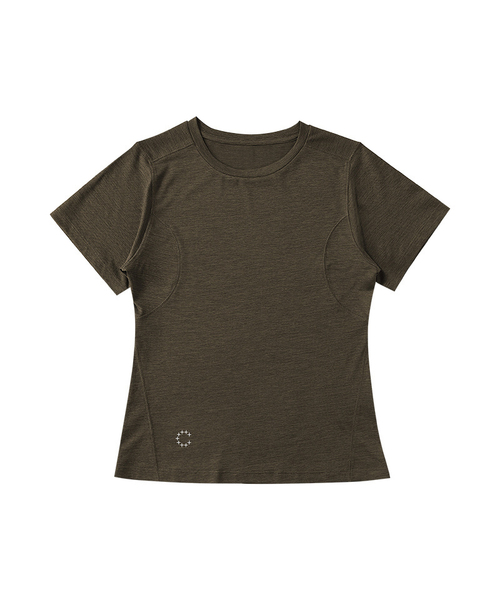 BUTTON SEOUL（ボタンソウル）の「[ウィメンズ] エアリー パフォーマンス ベースレイヤー ショートスリーブ (6カラー)（Tシャツ/カットソー・レディース・オレンジ/パープル/ブラウン/ダークブラウン/オリーブ/ブラック・SMALL/MEDIUM/LARGE）」の3枚目の写真