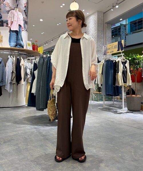 CIAOPANIC TYPY(チャオパニックティピー)の「【3サイズ展開】肩ドロストギャザーポンチサロペット(つなぎ/オールインワン・レディース・ブラウン/オフホワイト/ブラック/ブラック系その他・LARGE/MEDIUM/SMALL)」の12枚目の写真
