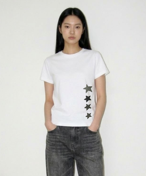 NTBC（エヌティービーシー）の「ラウドアンドチャンキーグラフィック半袖Tシャツ_2COLOR（Tシャツ/カットソー・レディース・ホワイト/ブラック・SMALL/MEDIUM）」の3枚目の写真