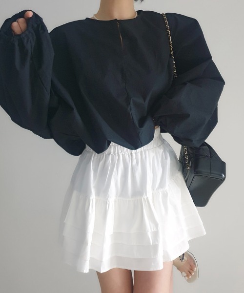 AMAJI（アマジ）の「キーネック ドロップショルダー バルーンスリーブ ブラウス（シャツ/ブラウス・レディース・ホワイト/ライトブルー/ブラック・FREE）」の5枚目の写真