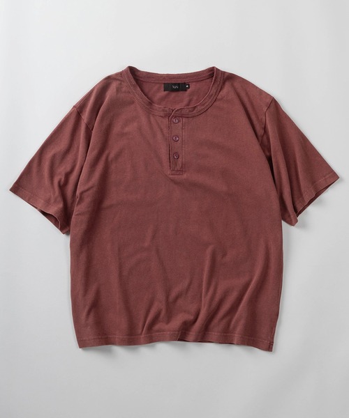 SlashDate(スラッシュデイト)の「【88】無地 短丈 ヘンリーネック Tシャツ/ケミカル加工/ユニセックス/レディース/メンズ/新色追加(Tシャツ/カットソー・メンズ・ホワイト/ブラック/チャコールグレー/レッド・M/L/XL)」の4枚目の写真
