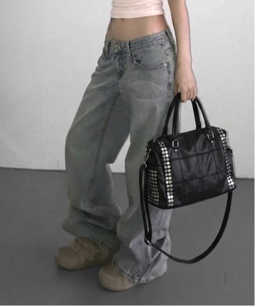 FREE STYLISTS(フリー スタイリスト)の「Y2Kブロックステッチダブルスタッズ2wayボストンバッグ(ショルダーバッグ・レディース・ブラック/オフホワイト・FREE)」の8枚目の写真