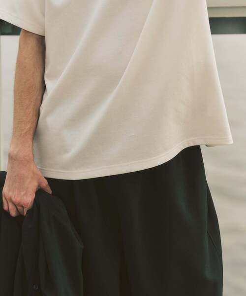 417 EDIFICE(フォーワンセブンエディフィス)の「utility everyday Tシャツ LIGHT ”接触冷感&アンチピリング”(Tシャツ/カットソー・メンズ・チャコールグレー/ホワイト/ライトグレー/ブラック・X-LARGE/LARGE/MEDIUM/SMALL)」の9枚目の写真