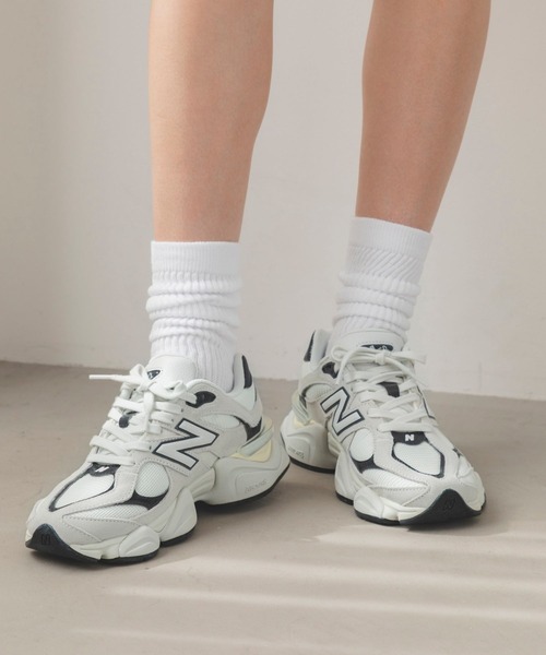 NEW BALANCE(ニューバランス)の「90/60(スニーカー・メンズ・グレー/ホワイト×ブラック・25.0cm/25.5cm/26.0cm/26.5cm/27.0cm/27.5cm/28.0cm/28.5cm/29.0cm/30.0cm/23.0cm/23.5cm/22.5cm/24.0cm/24.5cm)」の2枚目の写真