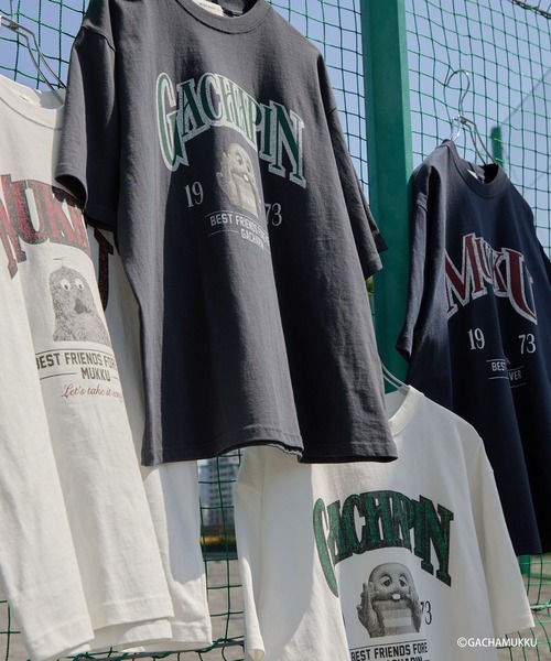 MONO-MART（モノマート）の「【ガチャピン・ムック】別注 ヴィンテージライク アソートプリント 半袖Tシャツ（Tシャツ/カットソー・メンズ・スミクロ/オフホワイト/ホワイト系/ネイビー系・M/L）」の7枚目の写真