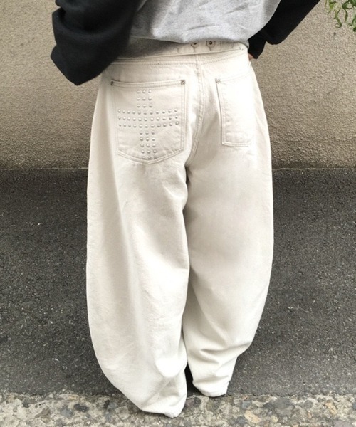 LAMPOON(ランプーン)の「クロススタッズデニムパンツ(デニムパンツ・レディース・ホワイト/ブラック・MEDIUM/LARGE/SMALL)」の11枚目の写真