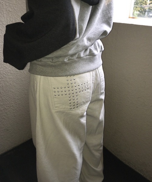 LAMPOON(ランプーン)の「クロススタッズデニムパンツ(デニムパンツ・レディース・ホワイト/ブラック・MEDIUM/LARGE/SMALL)」の14枚目の写真