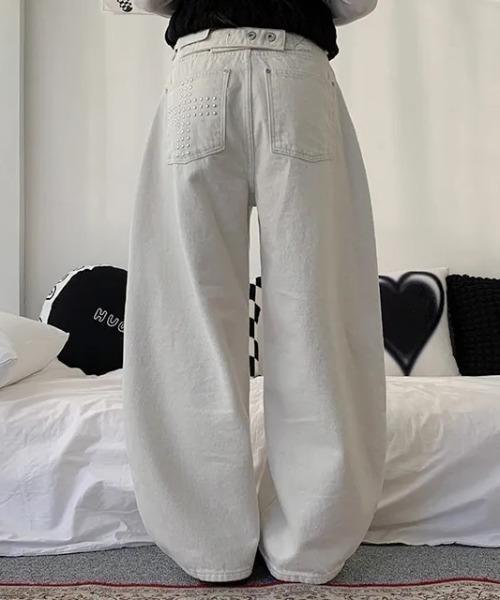 LAMPOON(ランプーン)の「クロススタッズデニムパンツ(デニムパンツ・レディース・ホワイト/ブラック・MEDIUM/LARGE/SMALL)」の18枚目の写真