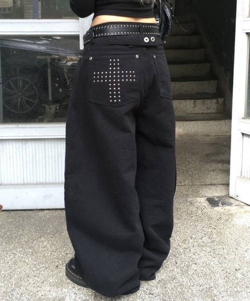 LAMPOON(ランプーン)の「クロススタッズデニムパンツ(デニムパンツ・レディース・ホワイト/ブラック・MEDIUM/LARGE/SMALL)」の22枚目の写真