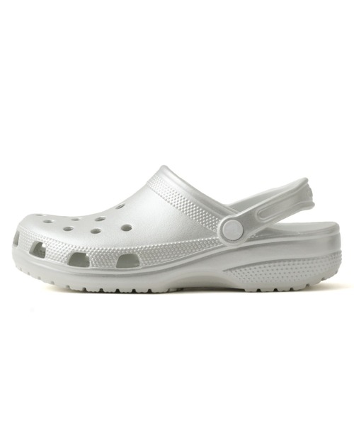 crocs(クロックス)の「crocs Classic Tinted Metallic Clog / クロックス クラシック ティンテッド メタリック クロッグ(サンダル・レディース・シルバー・24.0cm/23.0cm/22.0cm/25.0cm)」の4枚目の写真