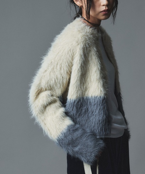 W:Huku（フーク）の「バイカラーシャギーニットカーディガン / Two-Tone Shaggy Knit Cardigan（カーディガン/ボレロ・レディース・グレー/ブラック/ブラウン/ライトベージュ・FREE）」の4枚目の写真