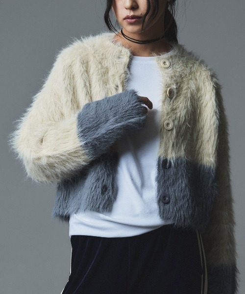 W:Huku（フーク）の「バイカラーシャギーニットカーディガン / Two-Tone Shaggy Knit Cardigan（カーディガン/ボレロ・レディース・グレー/ブラック/ブラウン/ライトベージュ・FREE）」の5枚目の写真