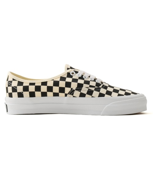 VANS(バンズ)の「VANS LX Authentic Reissue 44 / バンズ LX オーセンティック リシュー 44(スニーカー・メンズ・ホワイト×ブラック・27.0cm/26.5cm/26.0cm/25.5cm/25.0cm/24.5cm/24.0cm/28.5cm/28.0cm/27.5cm)」の4枚目の写真