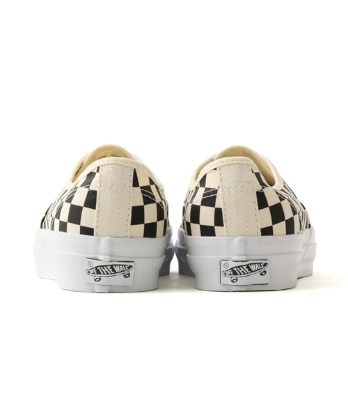 VANS(バンズ)の「VANS LX Authentic Reissue 44 / バンズ LX オーセンティック リシュー 44(スニーカー・メンズ・ホワイト×ブラック・27.0cm/26.5cm/26.0cm/25.5cm/25.0cm/24.5cm/24.0cm/28.5cm/28.0cm/27.5cm)」の2枚目の写真