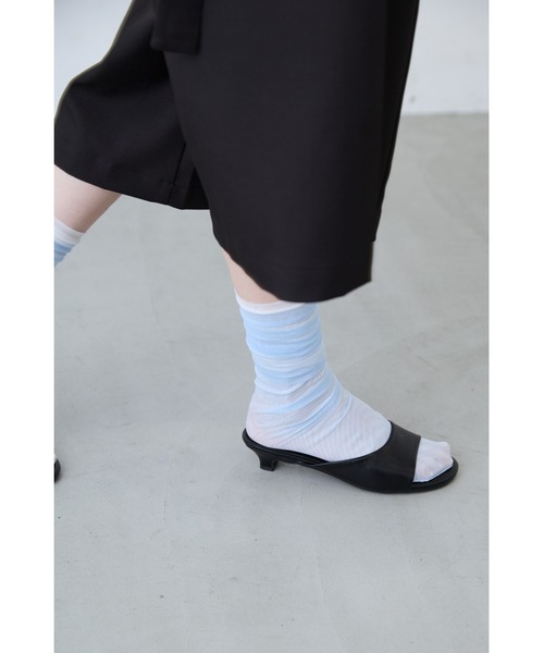 un/neu(アンノイ)の「シンプルヒールミュール(サンダル・レディース・ボルドー/ブラック・SMALL/MEDIUM/LARGE)」の8枚目の写真