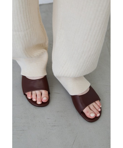 un/neu(アンノイ)の「シンプルヒールミュール(サンダル・レディース・ボルドー/ブラック・SMALL/MEDIUM/LARGE)」の15枚目の写真